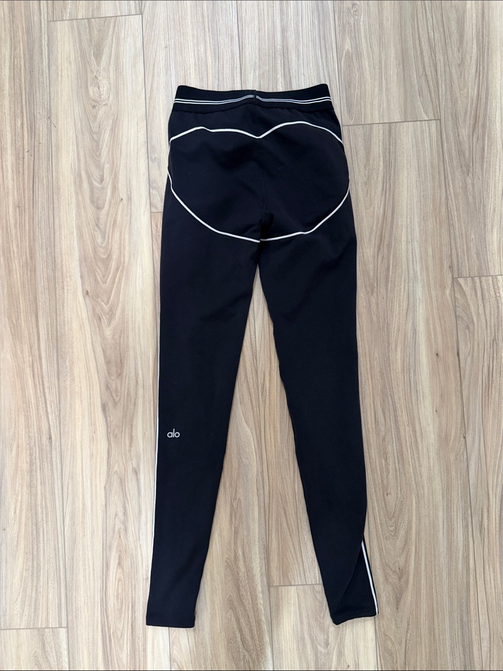 ALO Yoga Black Leggings with White Piping - Picture 2 of 3